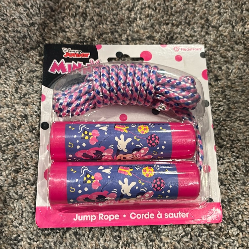 NWT Minnie Mouse Jump Rope ages 6+ Disney 9 feet long Play Kids Stocking Stuffer